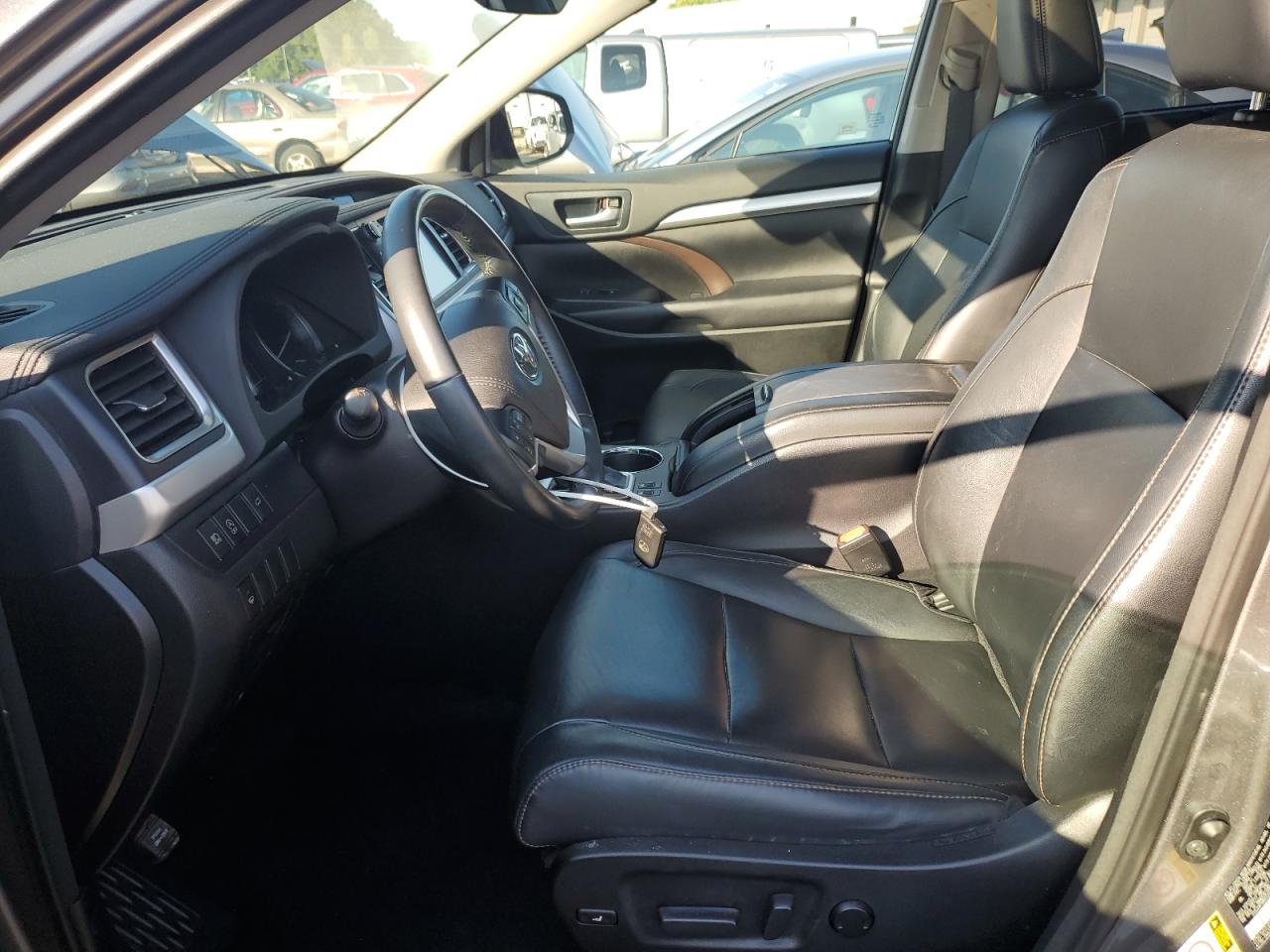 2017 Toyota Highlander Se VIN: 5TDJZRFH9HS520704 Lot: 68258945
