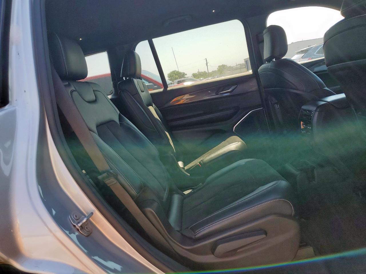 1C4RJKAG3M8210272 2021 Jeep Grand Cherokee L Laredo