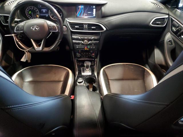  INFINITI QX30 2018 Красный