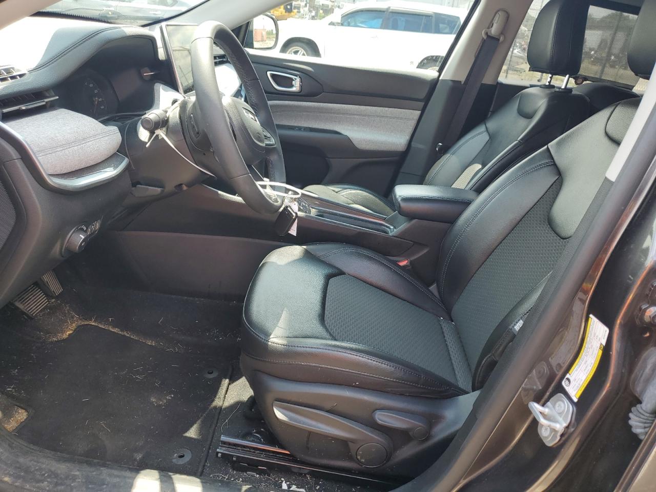 2022 Jeep Compass Latitude VIN: 3C4NJDBB8NT231750 Lot: 65442655