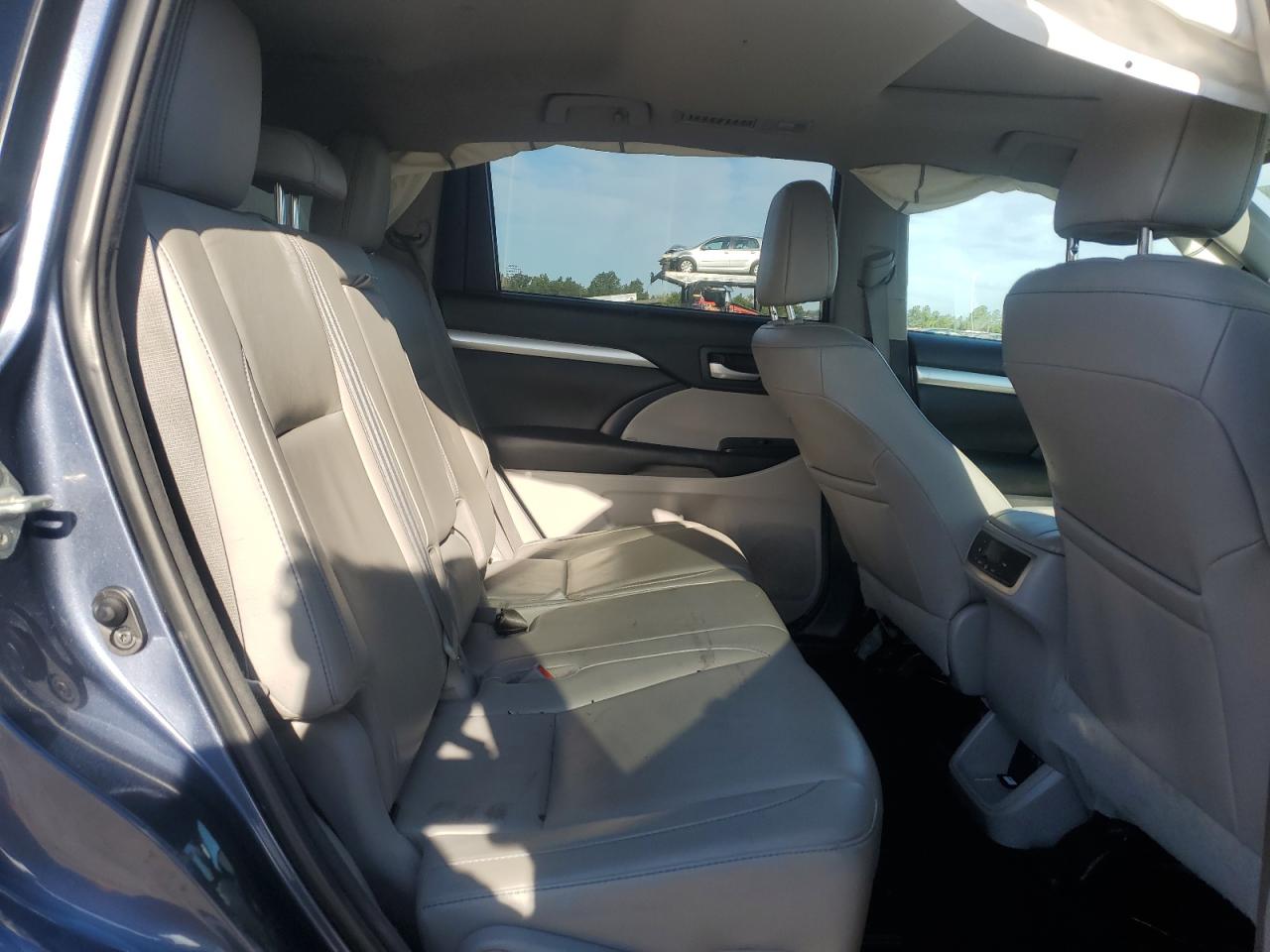 2018 Toyota Highlander Se VIN: 5TDJZRFH8JS843096 Lot: 70676355