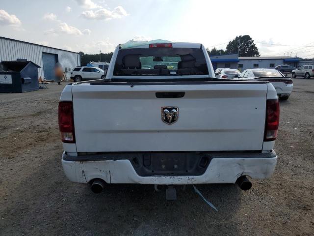 Pickups RAM 1500 2015 Biały