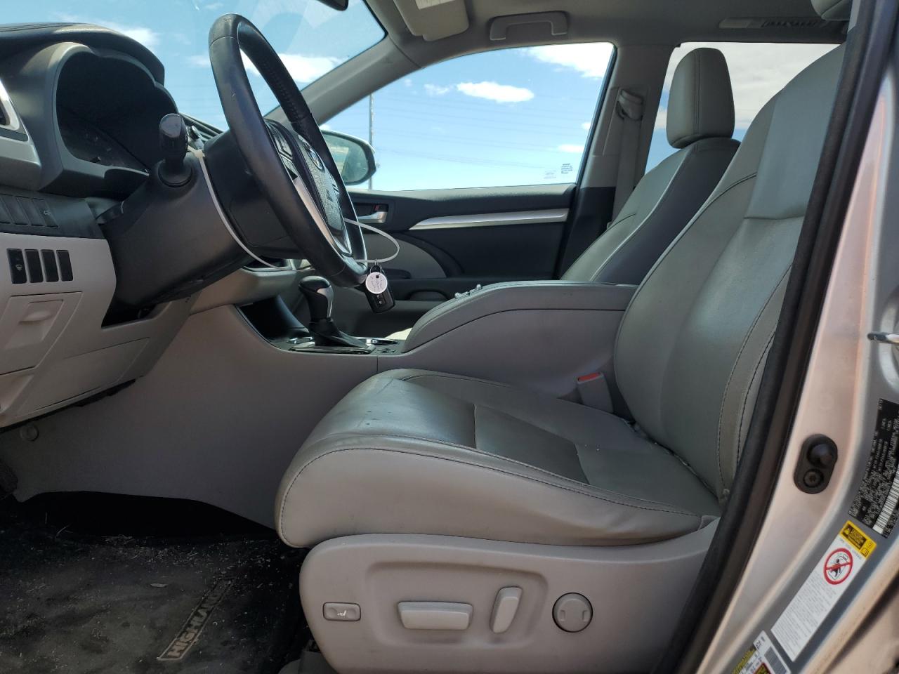 2014 Toyota Highlander Xle VIN: 5TDJKRFH7ES060412 Lot: 69879095