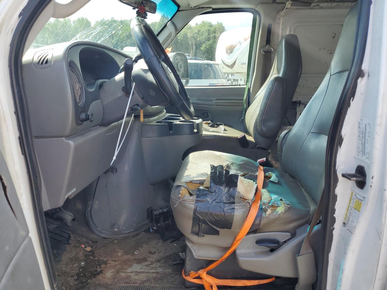 2008 Ford Econoline E250 Van VIN: 1FTNE24W08DA12851 Lot: 69025135