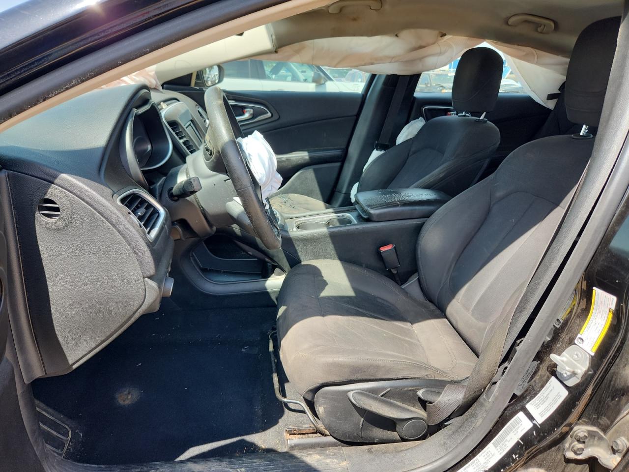 2015 Chrysler 200 Limited VIN: 1C3CCCAB3FN576008 Lot: 70289725