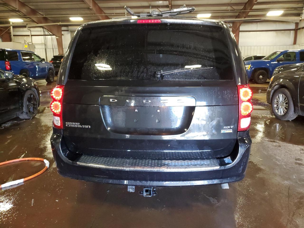 2017 Dodge Grand Caravan Sxt VIN: 2C4RDGCG2HR581063 Lot: 70035495