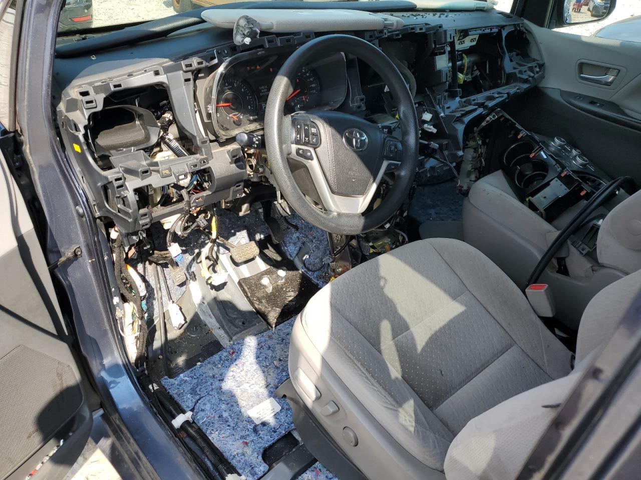 2015 Toyota Sienna Le VIN: 5TDJK3DC2FS124409 Lot: 67628935