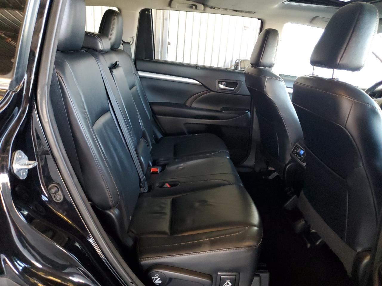 2016 Toyota Highlander Xle VIN: 5TDJKRFH0GS502000 Lot: 70002965