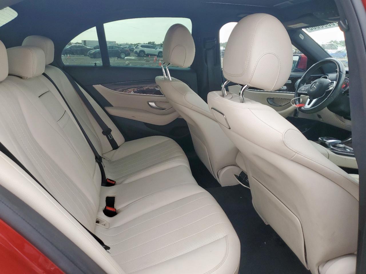 V (W213, S213, C238) V (W213, S213, C238)