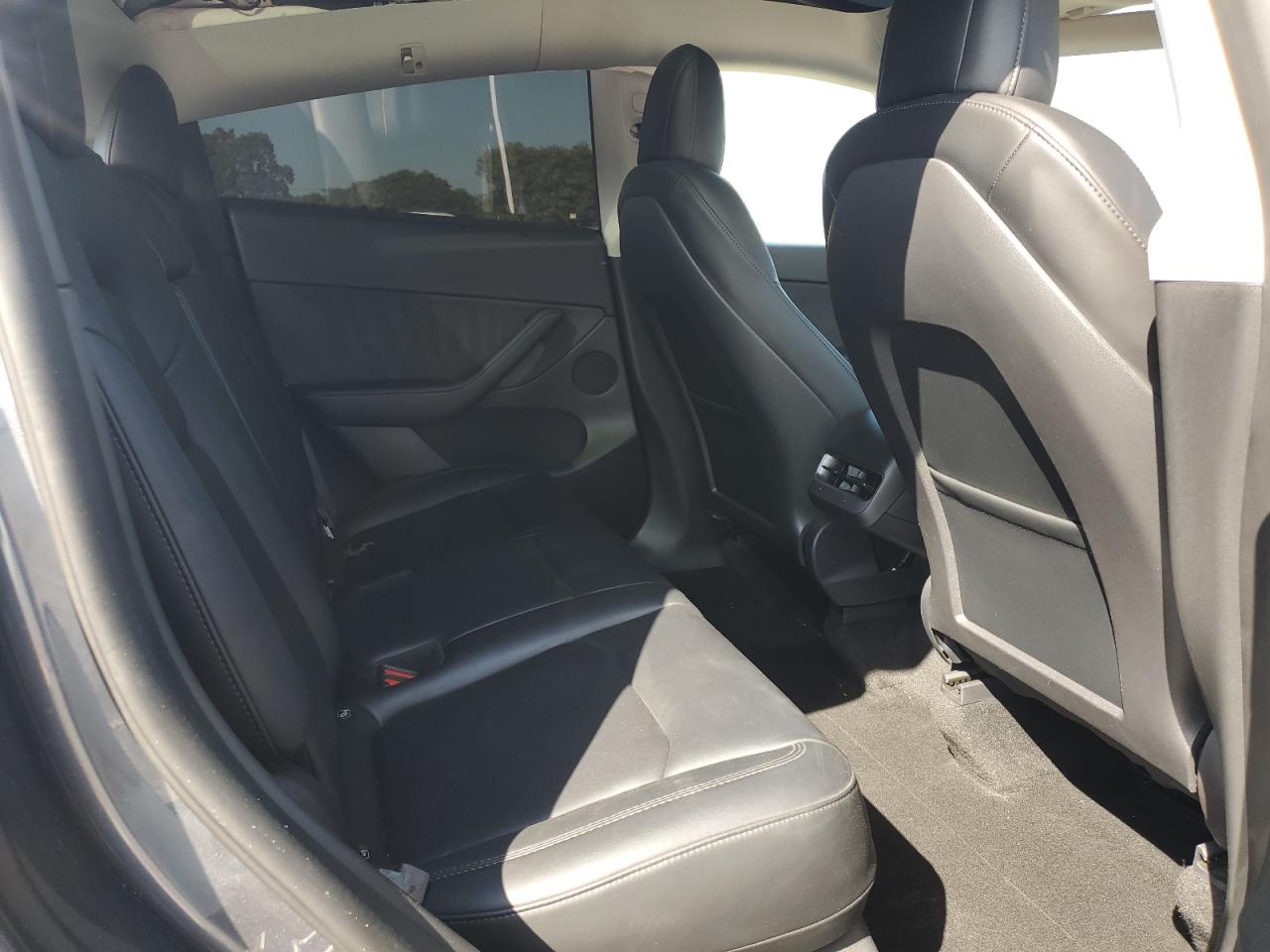 2022 Tesla Model Y VIN: 7SAYGDEF5NF490711 Lot: 68429555