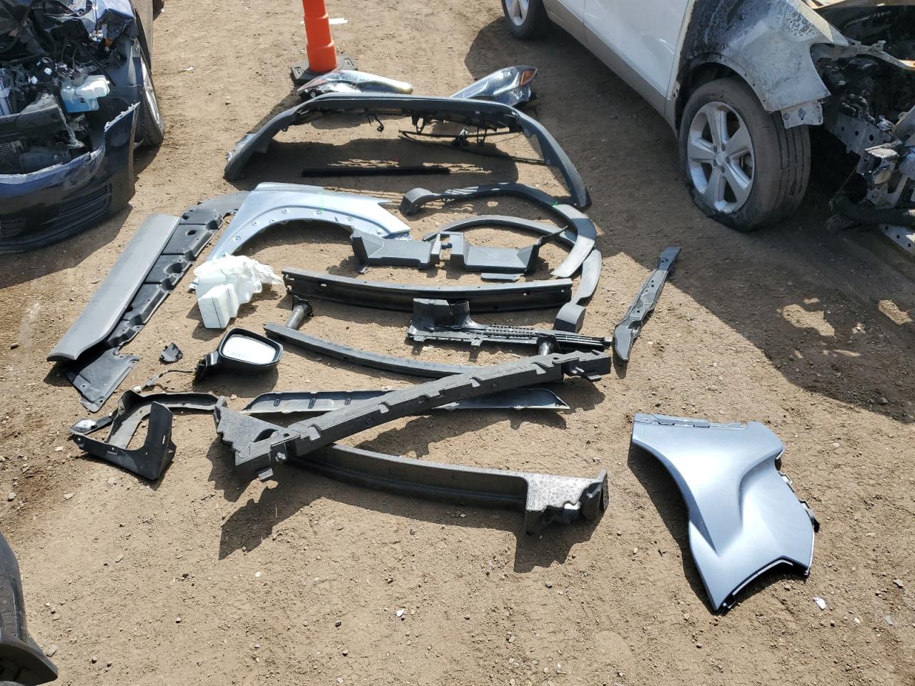 2022 Toyota Corolla Cross L VIN: 7MUAAABG0NV018199 Lot: 70389815