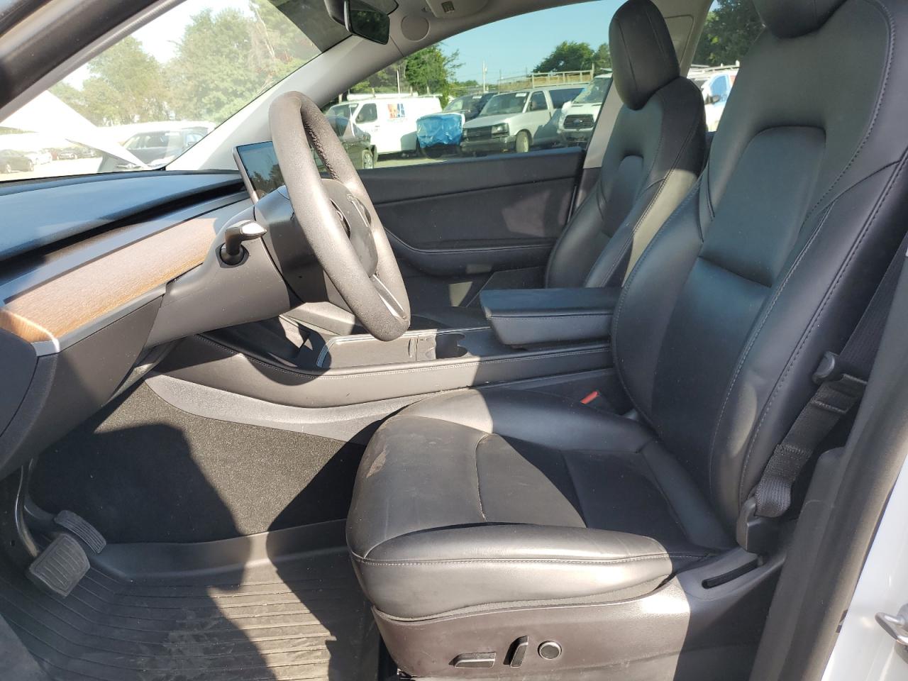 2021 Tesla Model Y VIN: 5YJYGDEE5MF196180 Lot: 70500395