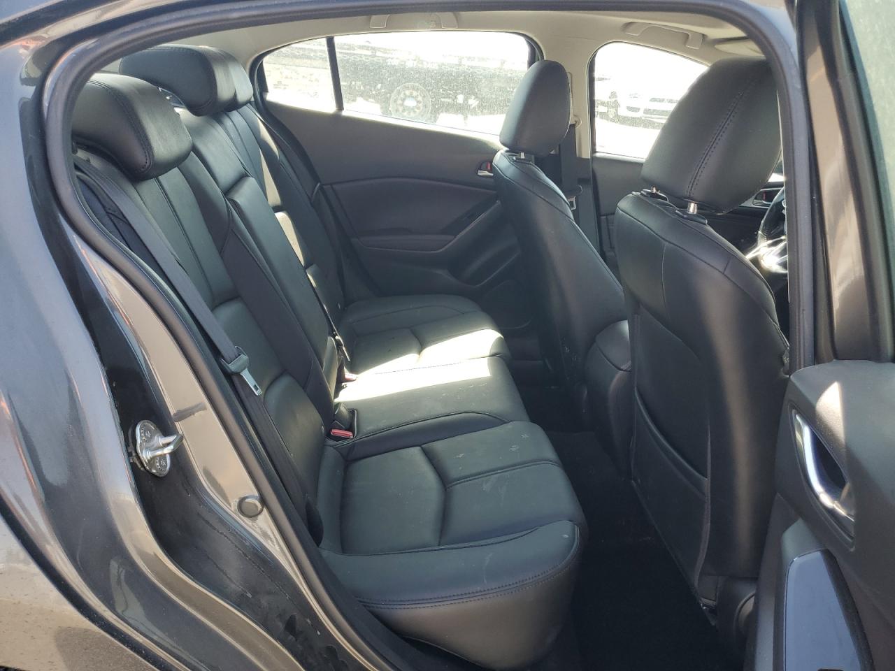 2018 Mazda 3 Touring VIN: 3MZBN1V38JM272102 Lot: 68662695