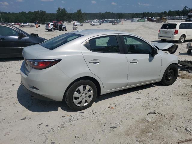  TOYOTA YARIS 2019 Srebrny