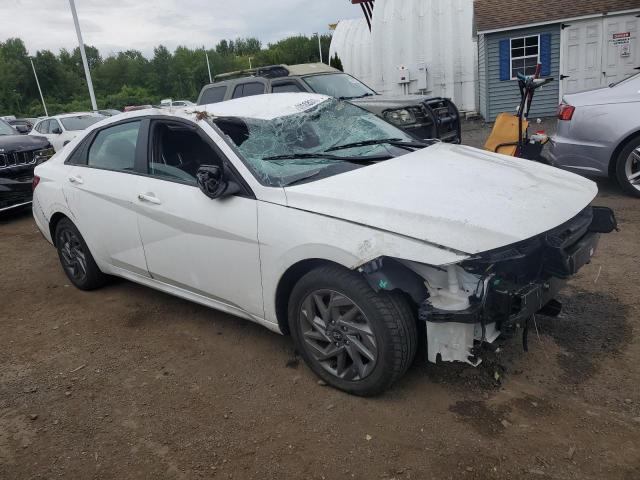  HYUNDAI ELANTRA 2024 Белы