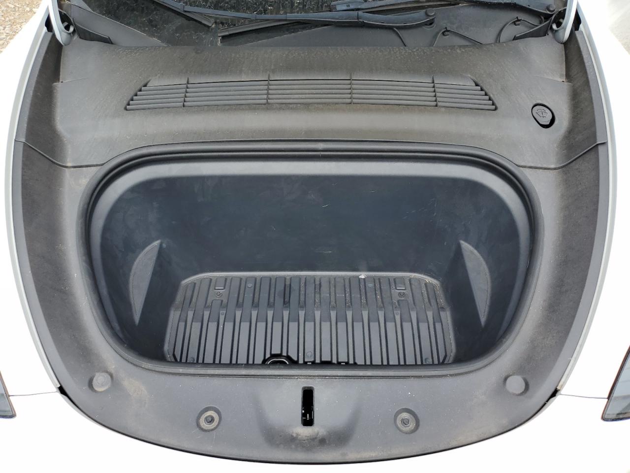 2023 Tesla Model Y VIN: 7SAYGDEF6PF698454 Lot: 64641435