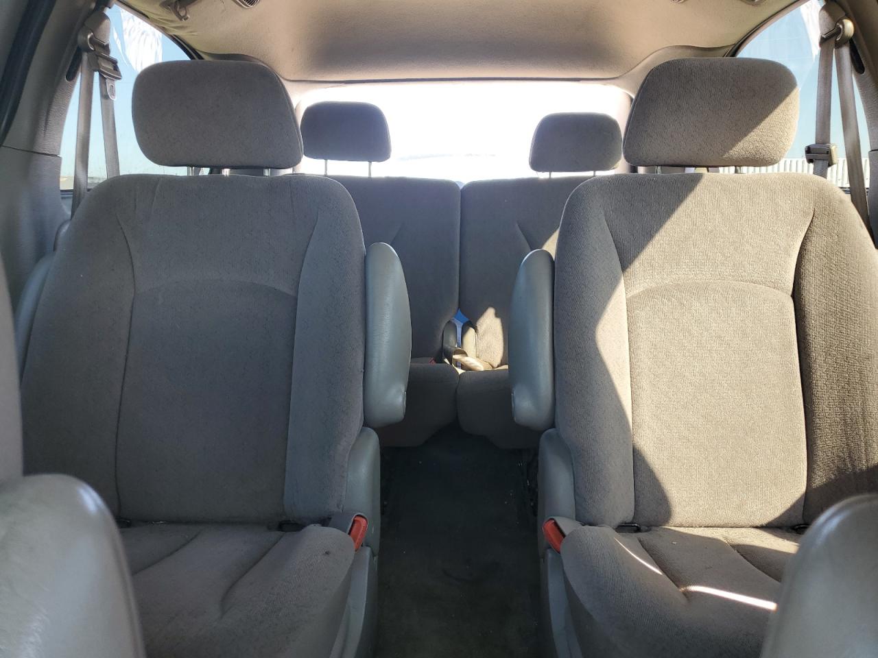 2002 Chrysler Town & Country Lx VIN: 2C4GP44362R793349 Lot: 69251645