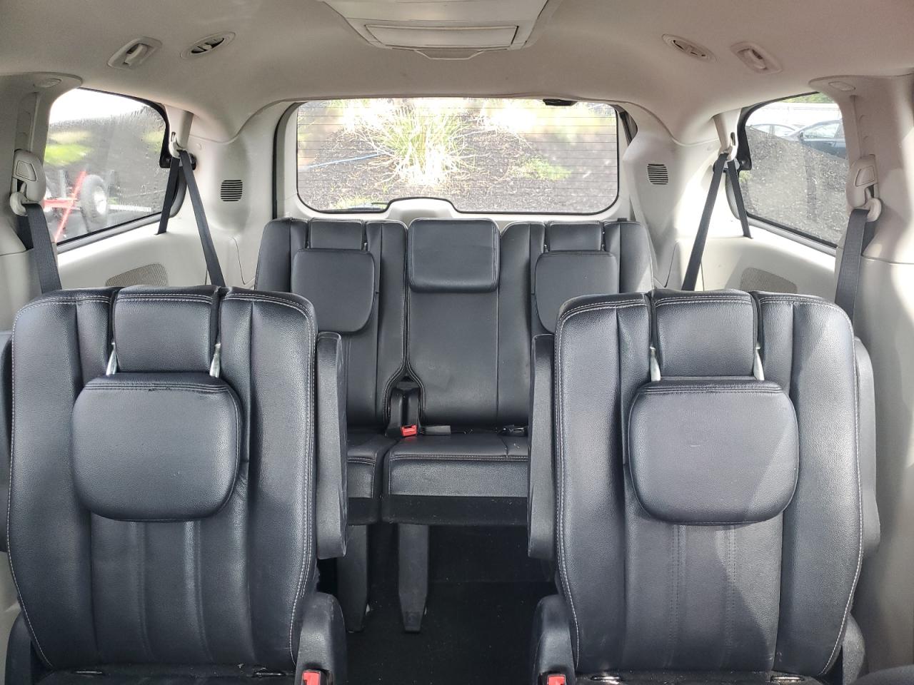 2015 Chrysler Town & Country Touring VIN: 2C4RC1BG8FR644777 Lot: 70665215