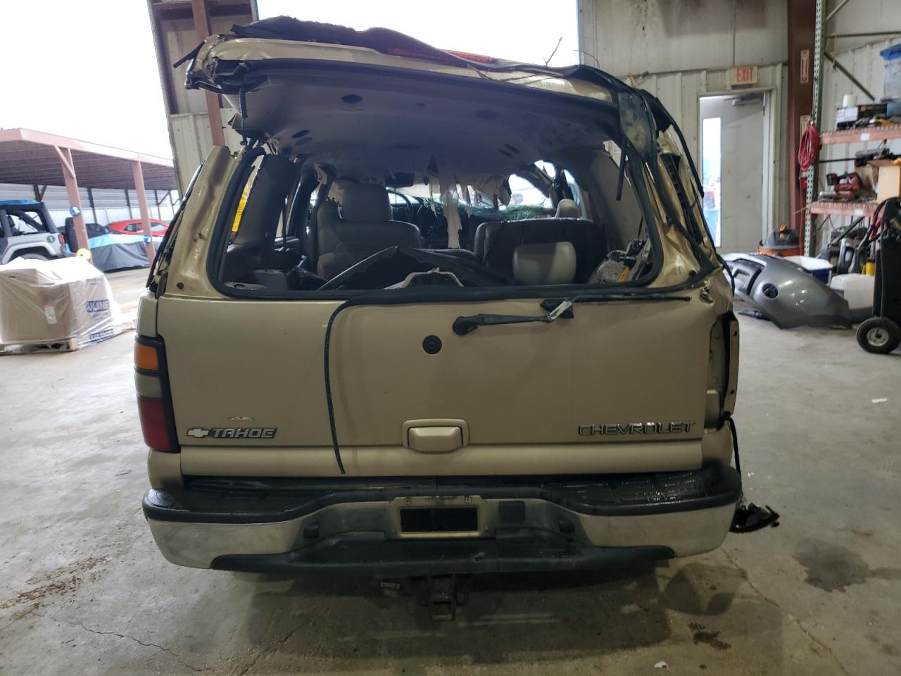 2005 Chevrolet Tahoe C1500 VIN: 1GNEC13T15R118044 Lot: 71052495