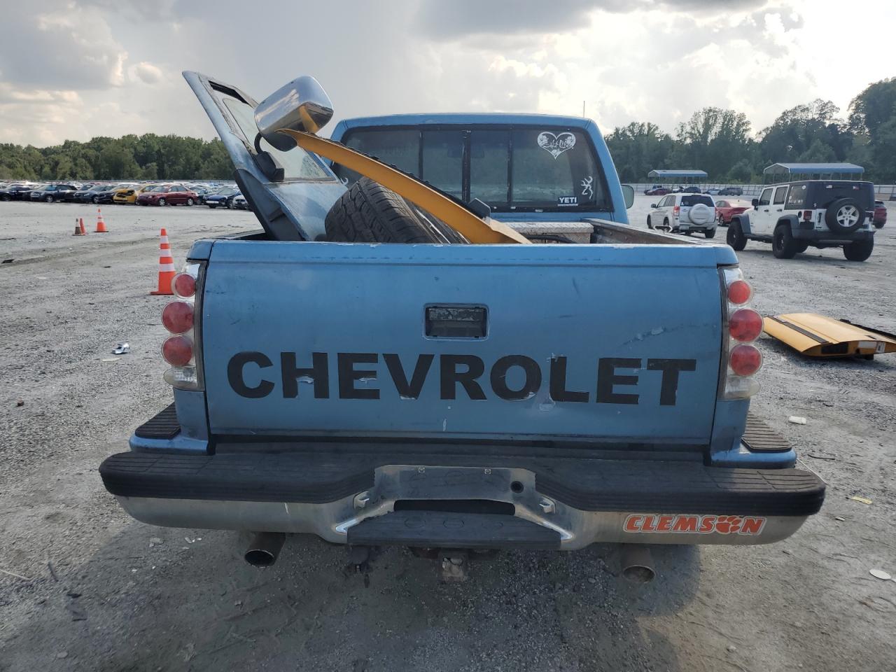 1988 Chevrolet Gmt-400 K1500 VIN: 1GCDK14K9JZ24972 Lot: 68700105