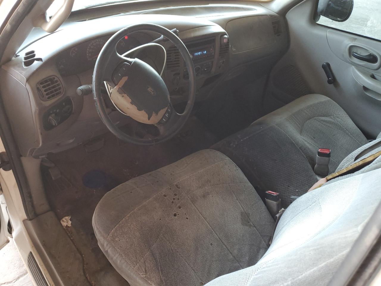 2000 Ford F150 VIN: 1FTRX17W0YKA76241 Lot: 68135235