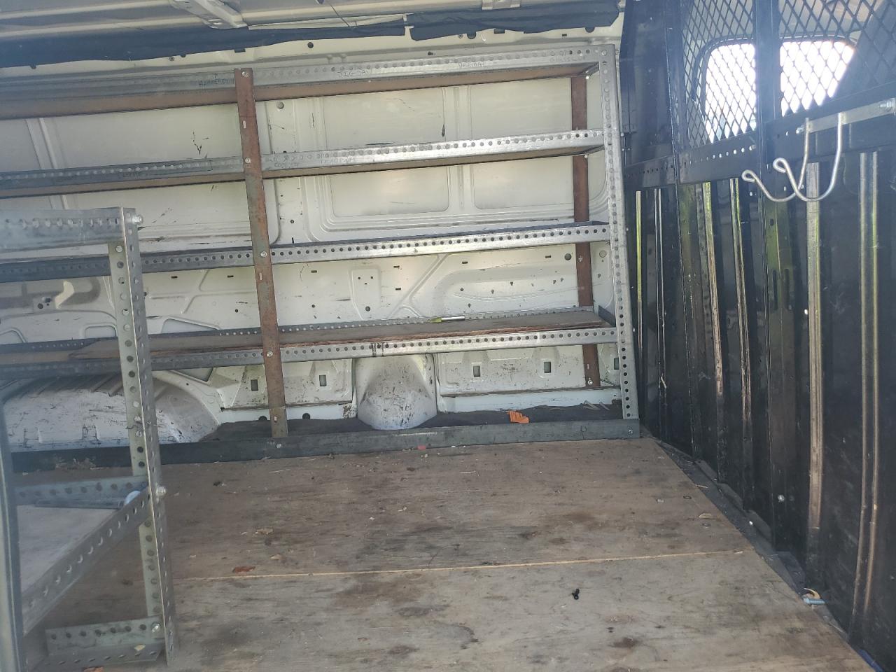 2000 Ford Econoline E250 Van VIN: 1FTNE24L4YHB23269 Lot: 68183135