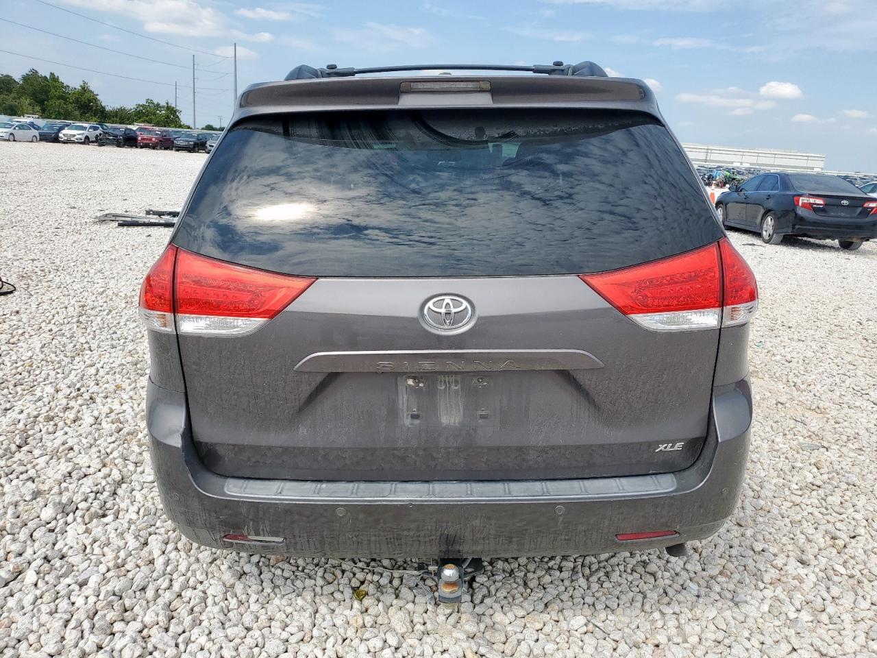 2013 Toyota Sienna Xle VIN: 5TDYK3DC2DS382554 Lot: 69782335