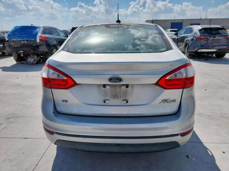  FORD FIESTA 2016 Серебристый