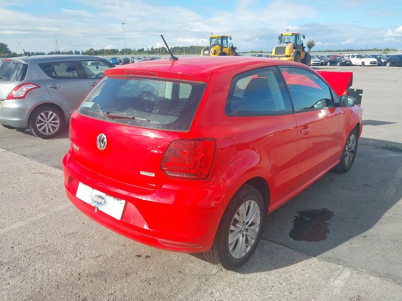 2015 VOLKSWAGEN POLO SE