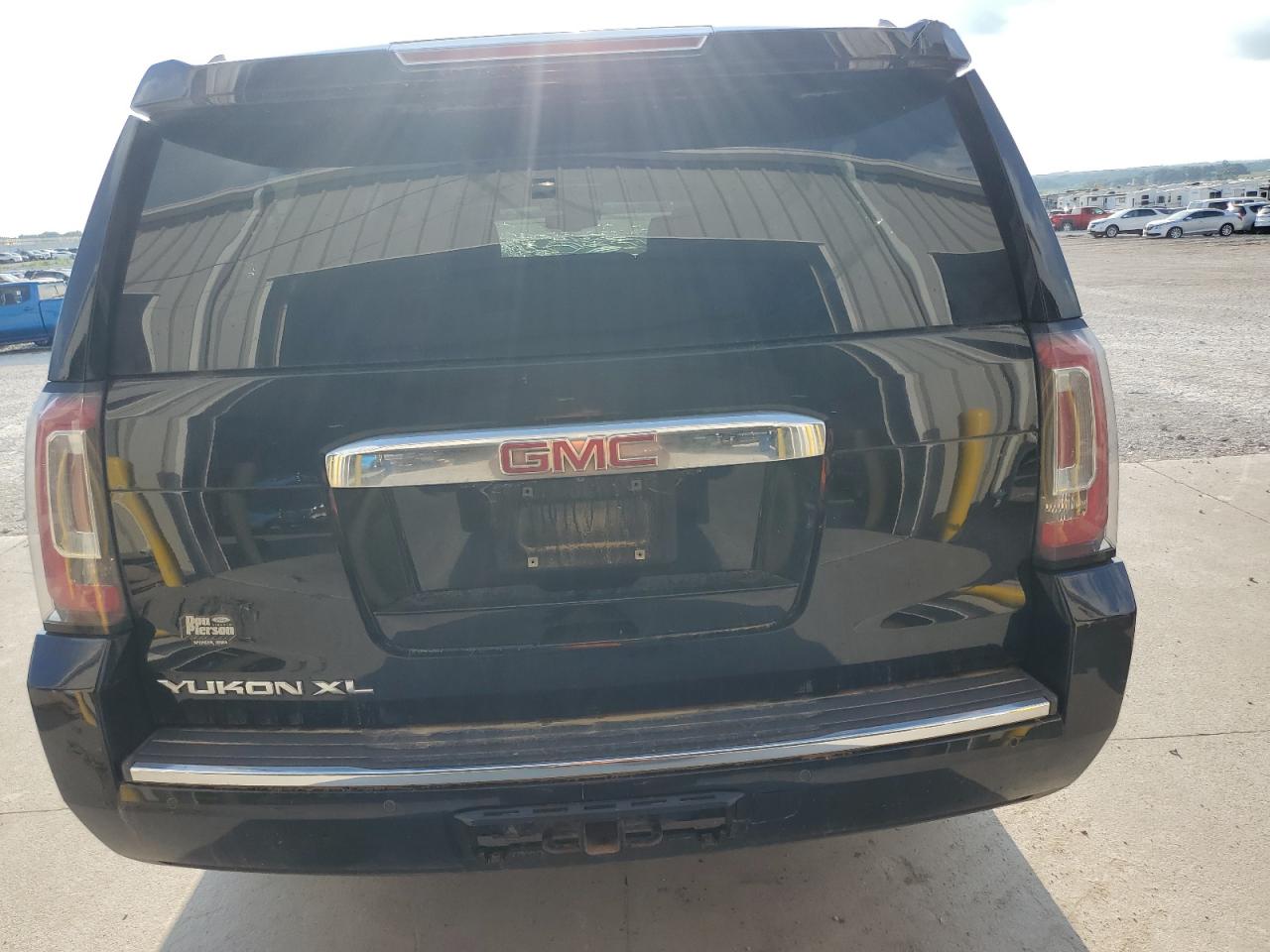 2015 GMC Yukon Xl Denali VIN: 1GKS2JKJXFR219359 Lot: 68818045