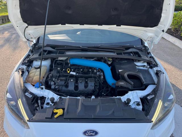 Hatchbacks FORD FOCUS 2016 White
