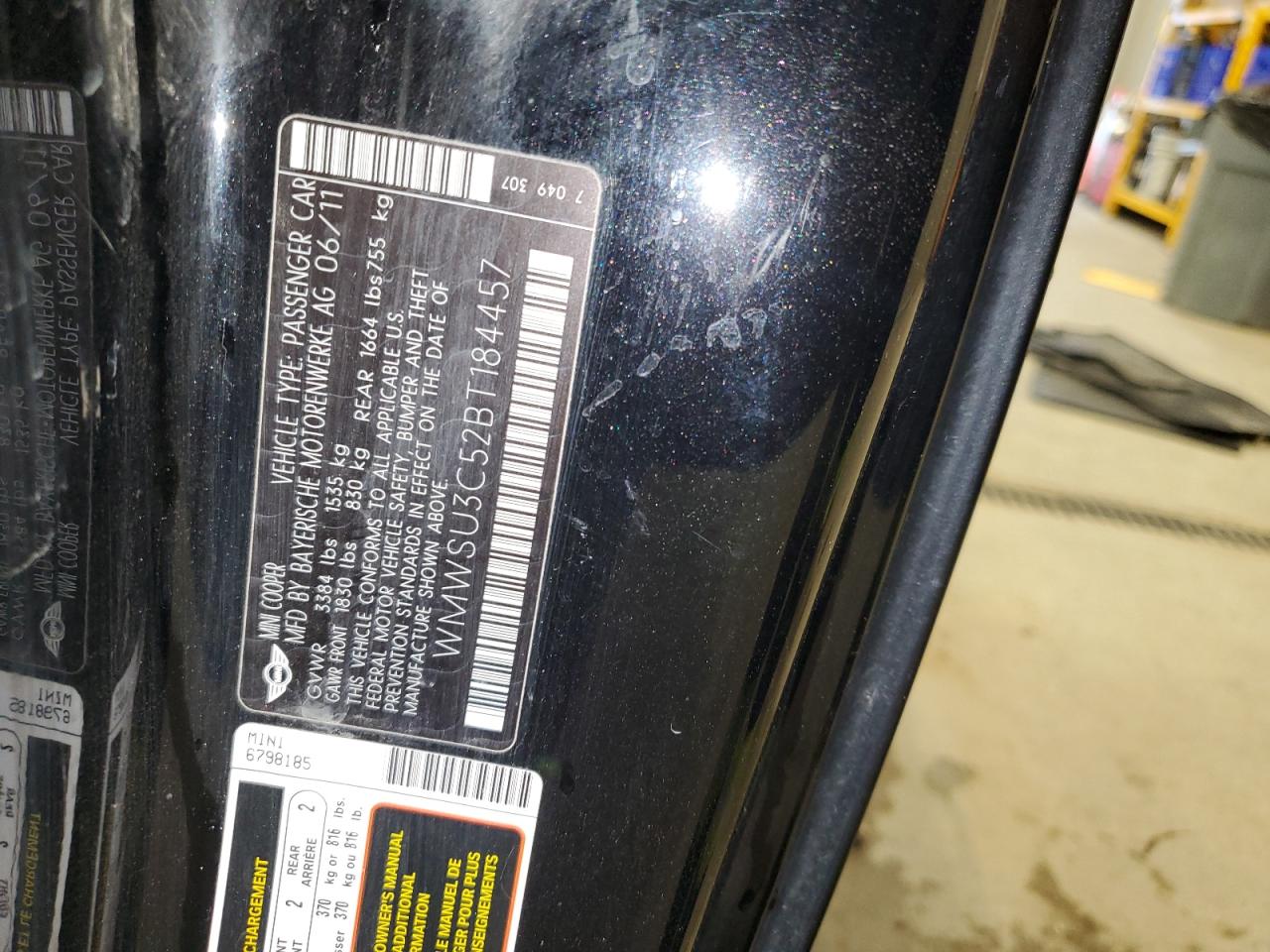 2011 Mini Cooper VIN: WMWSU3C52BT184457 Lot: 69720685