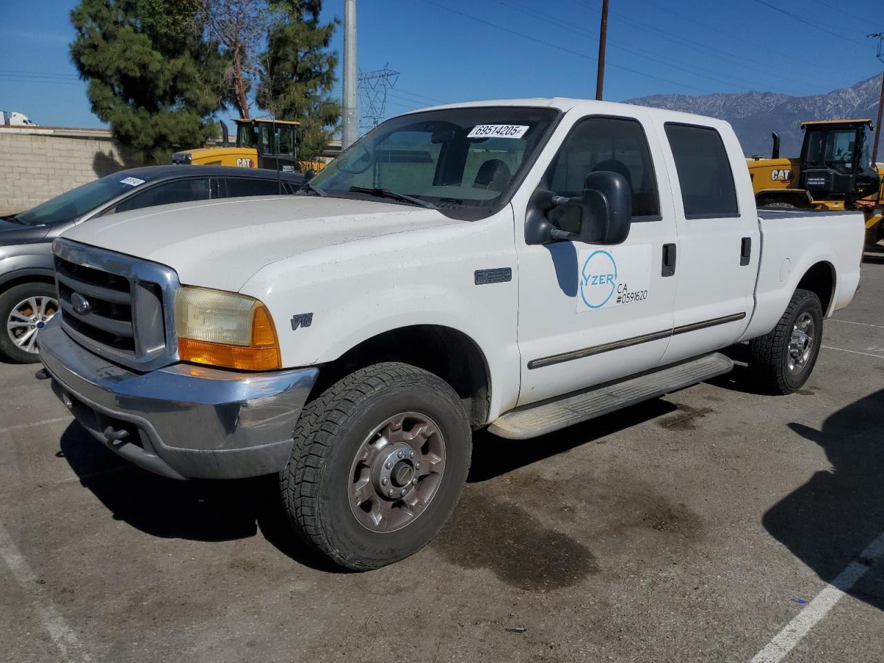 2000 Ford F250 Super Duty white null gasoline 3FTNW21S7YMA57496 photo #1