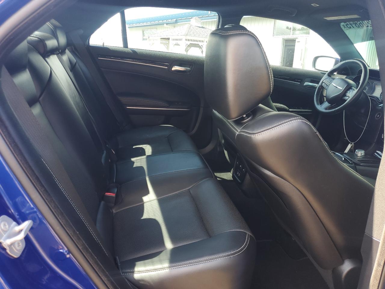 2019 Chrysler 300 S VIN: 2C3CCABTXKH570589 Lot: 70296815