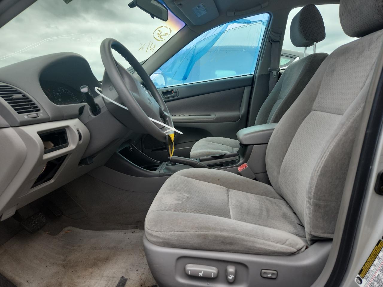 2004 Toyota Camry Le VIN: 4T1BE32K64U897586 Lot: 68735825