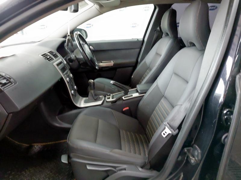 2009 VOLVO V50 SE
