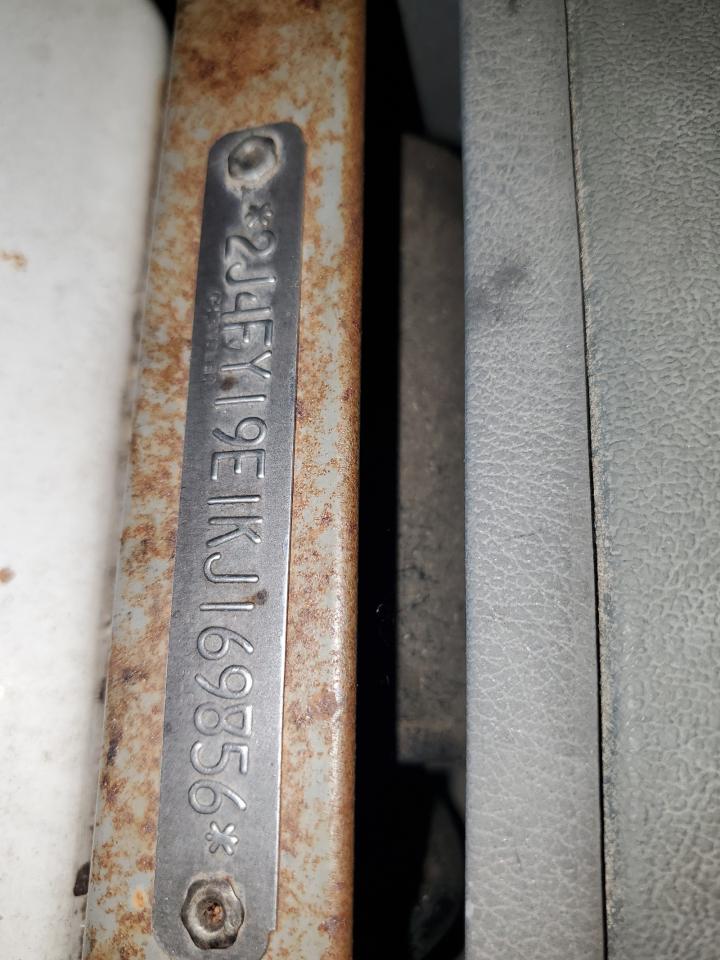 1989 Jeep Wrangler / Yj VIN: 2J4FY19E1KJ169856 Lot: 69807625