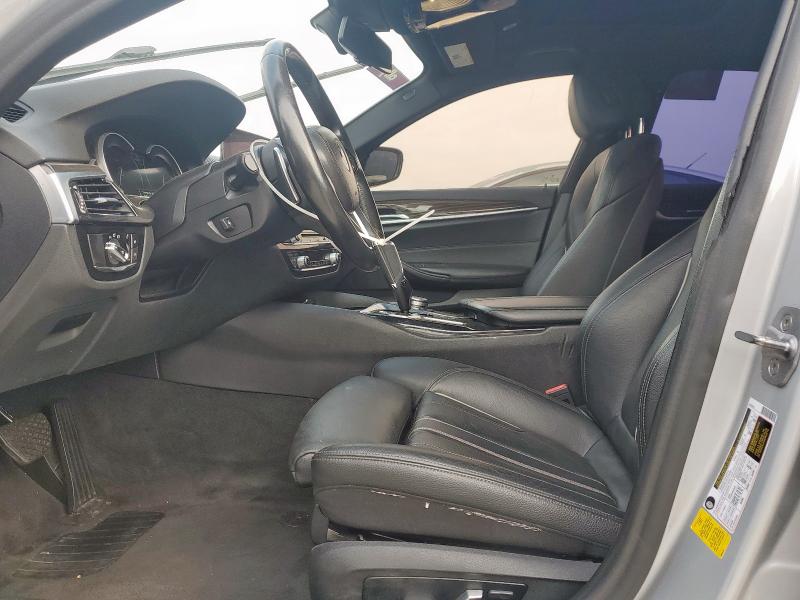  BMW 5 SERIES 2019 Серебристый
