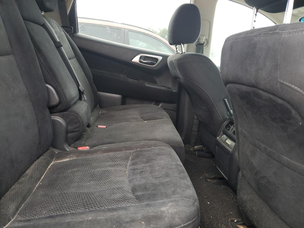 2015 Nissan Pathfinder S VIN: 5N1AR2MM7FC701897 Lot: 64020835