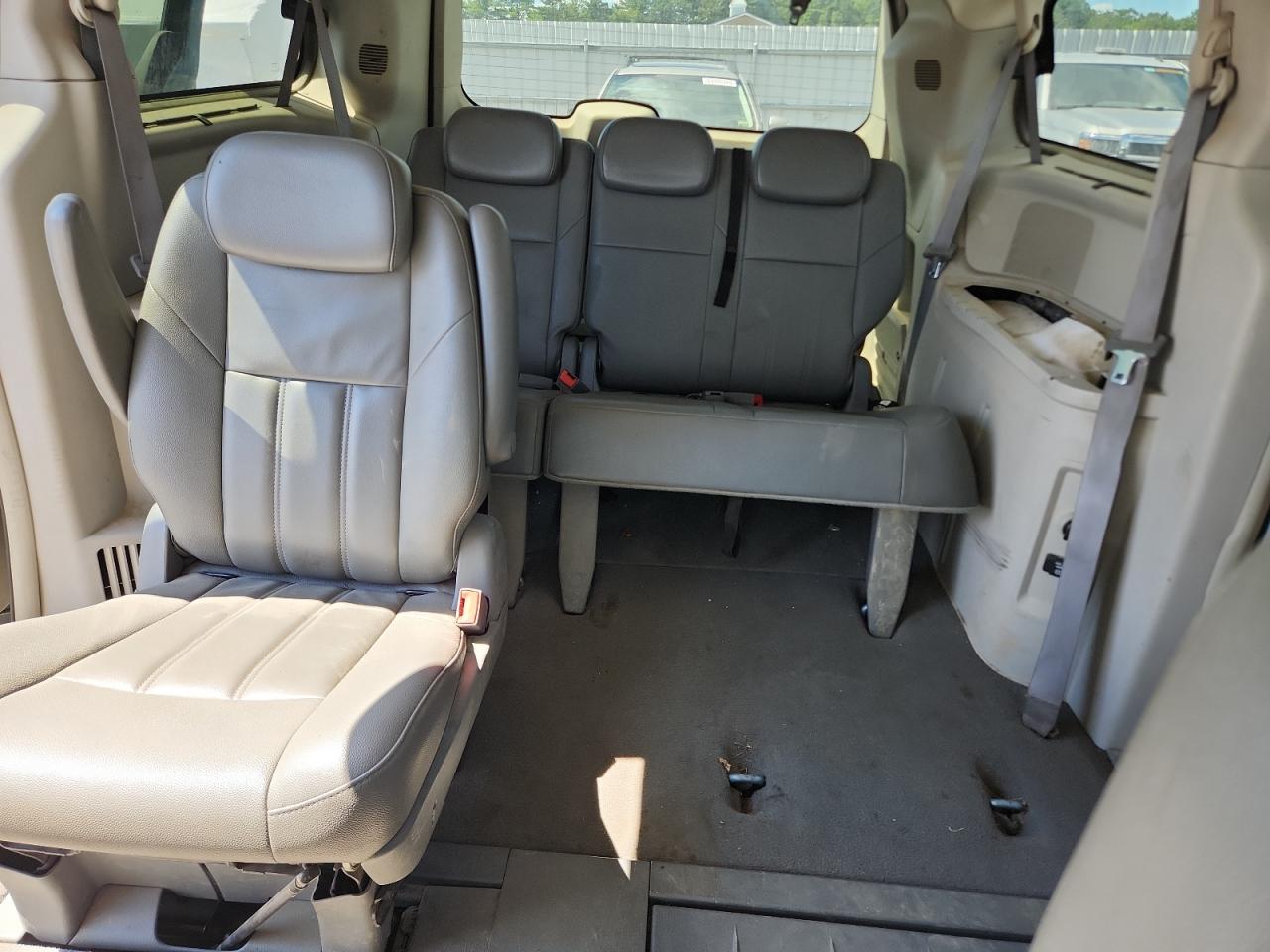 2008 Chrysler Town & Country Touring VIN: 2A8HR54P38R651792 Lot: 69371285