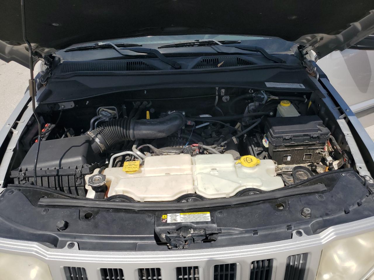 2008 Jeep Liberty Sport VIN: 1J8GP28K78W177741 Lot: 71098165