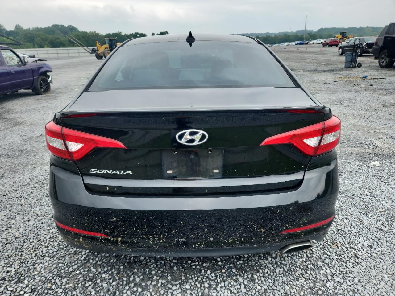 2015 Hyundai Sonata Se VIN: 5NPE24AF2FH145028 Lot: 68375195