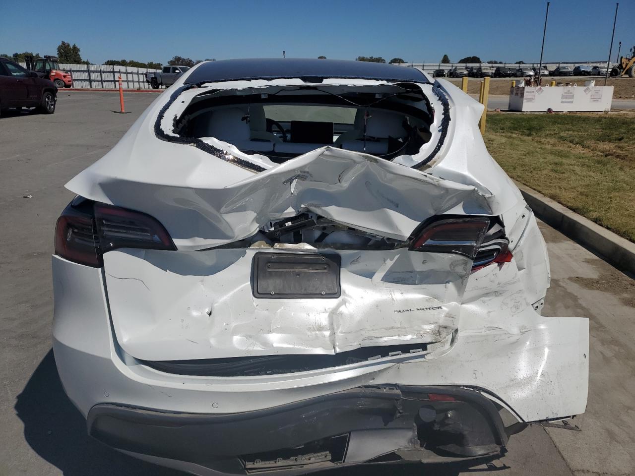 2021 Tesla Model Y VIN: 5YJYGAEE9MF281117 Lot: 69411745
