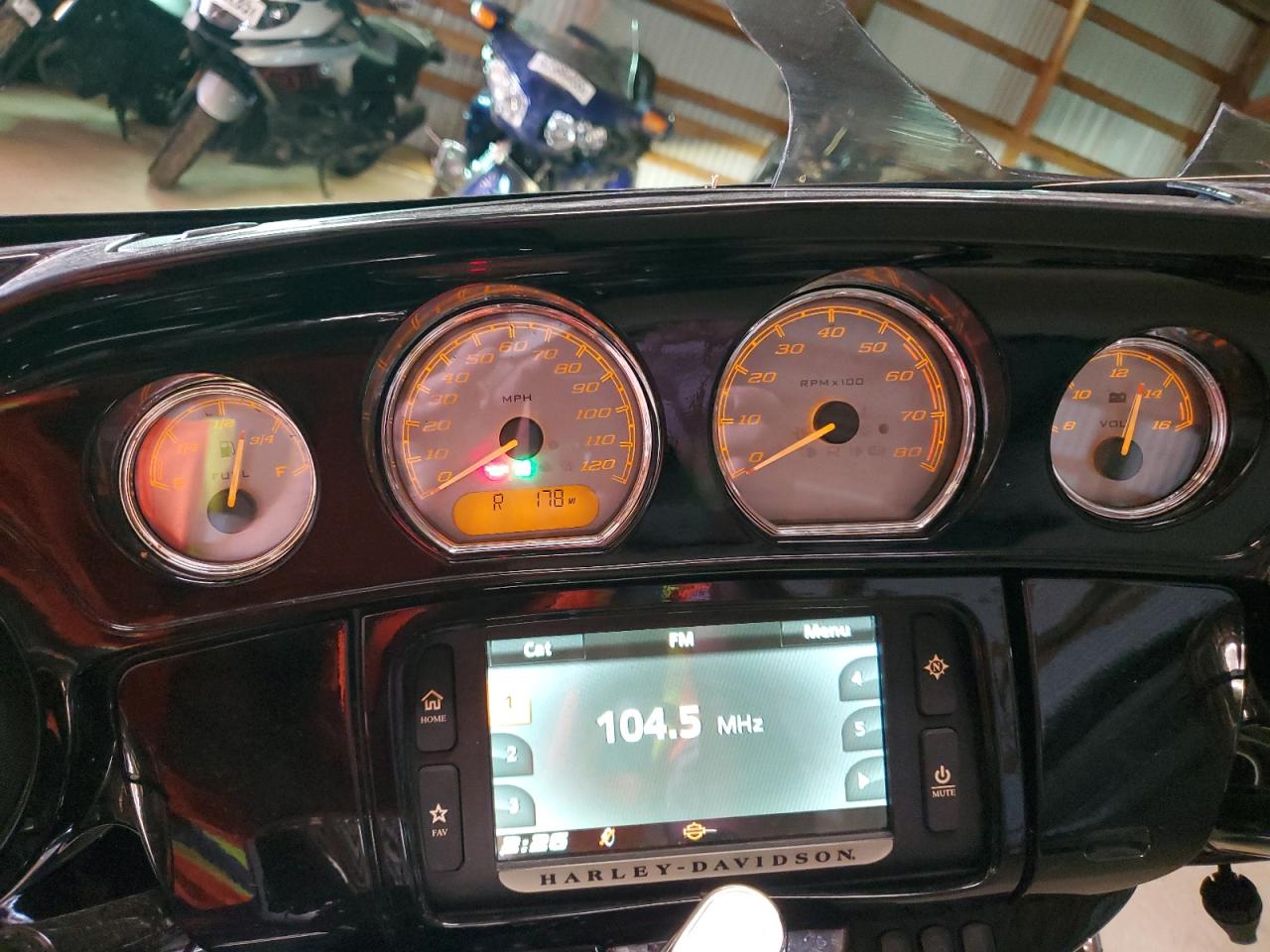 2015 Harley-Davidson Flhxs Street Glide Special VIN: 1HD1KRM18FB701046 Lot: 70695195