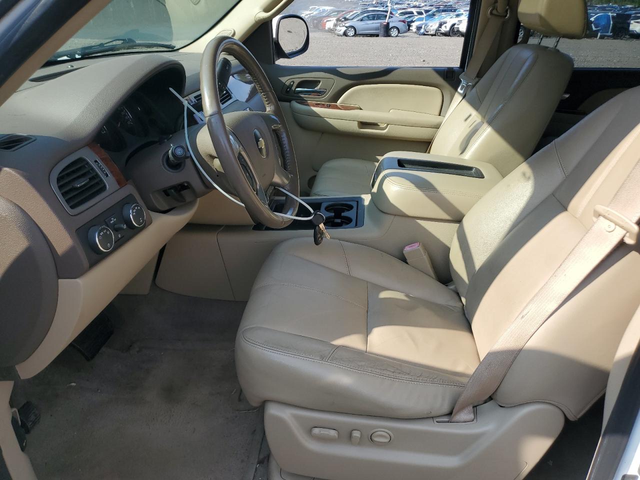 2009 Chevrolet Suburban K1500 Lt VIN: 1GNFK26399R295925 Lot: 68805245