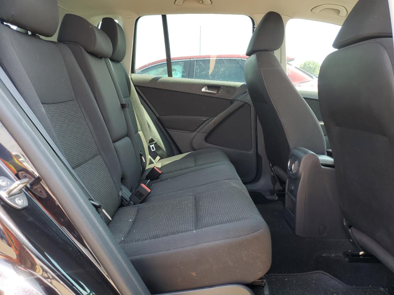 2018 Volkswagen Tiguan Limited VIN: WVGAV7AXXJK005539 Lot: 68510815