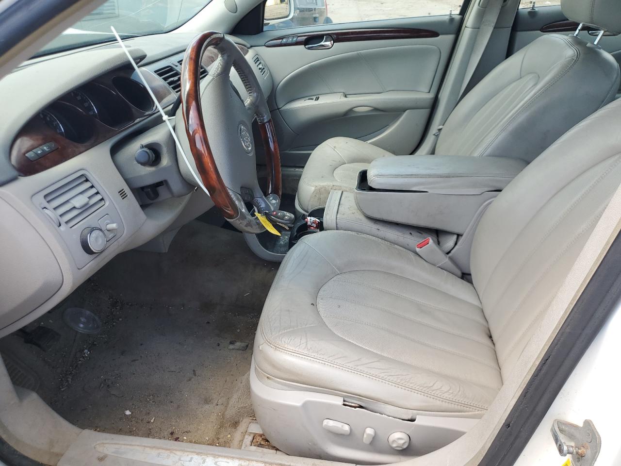 2008 Buick Lucerne Cxl VIN: 1G4HD572X8U132890 Lot: 70116395