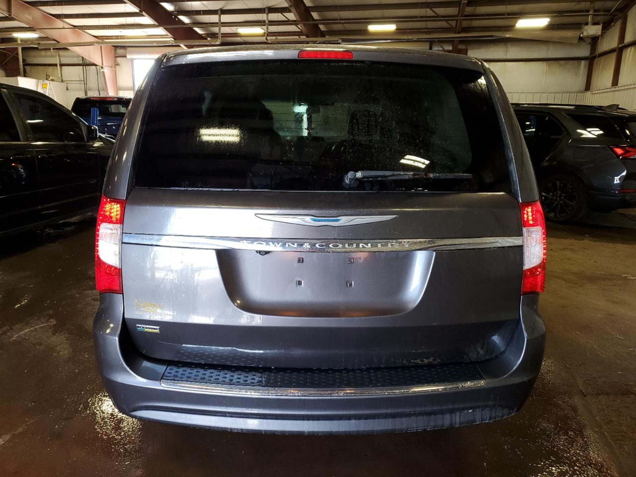 2015 Chrysler Town & Country Touring L VIN: 2C4RC1CG3FR716385 Lot: 70048695