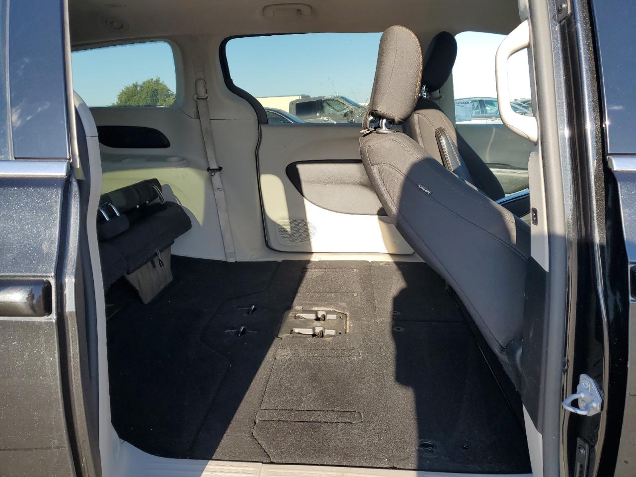 2017 Chrysler Pacifica Touring VIN: 2C4RC1DGXHR623221 Lot: 70761635