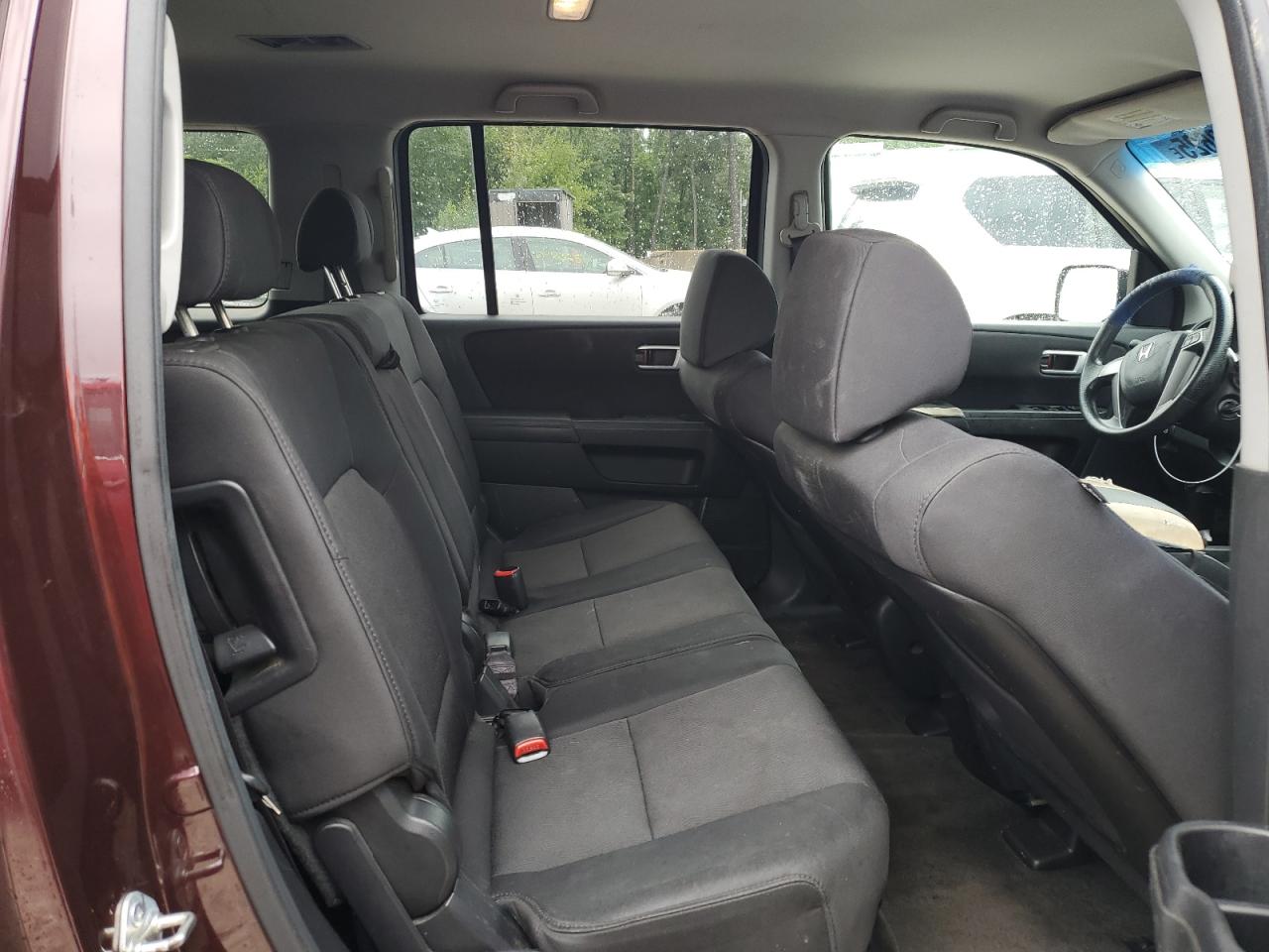 2011 Honda Pilot Lx VIN: 5FNYF4H25BB074680 Lot: 69412625